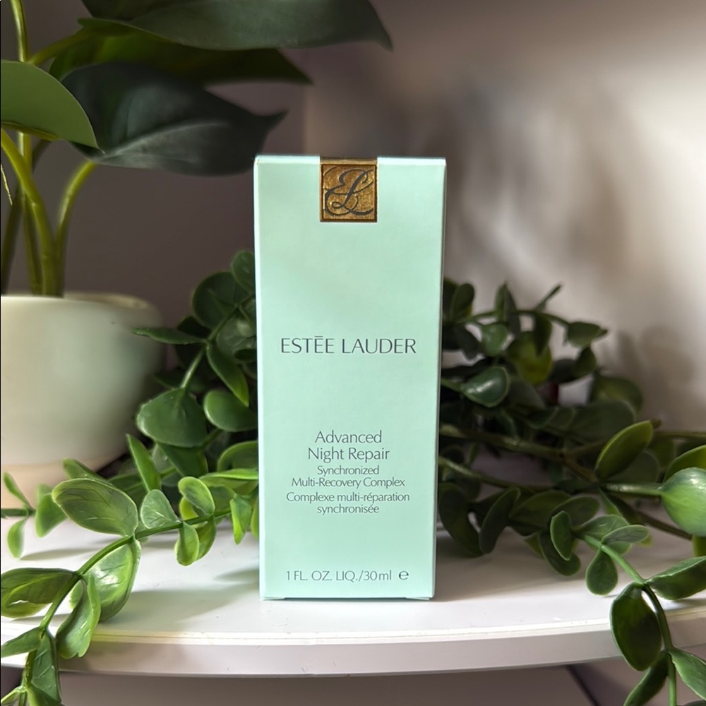 Estee Lauder Advanced Night Repair - Mint Green